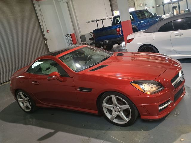 2016 Mercedes-Benz SLK 2dr Roadster SLK 300 AMG Sport Designo - 23040600 - 7