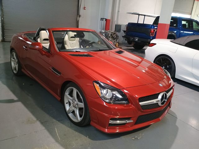 2016 Mercedes-Benz SLK 2dr Roadster SLK 300 AMG Sport Designo - 23040600 - 8