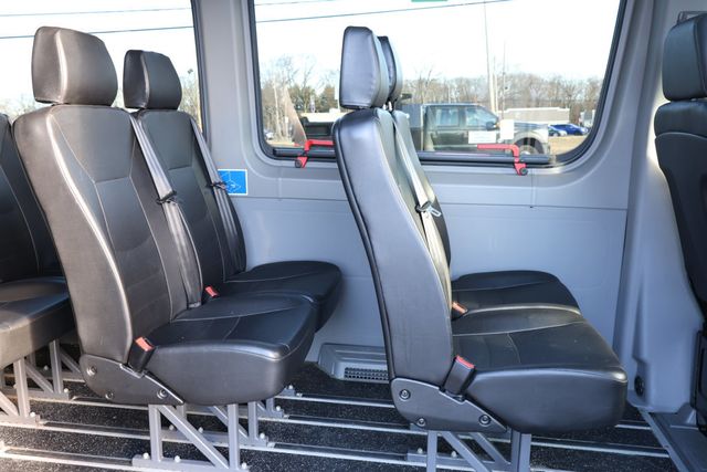 2016 Mercedes-Benz Sprinter Chassis-Cabs Reg Cab 170'' WB with Driver Comfort Package (15-Person Seating) - 22970630 - 21