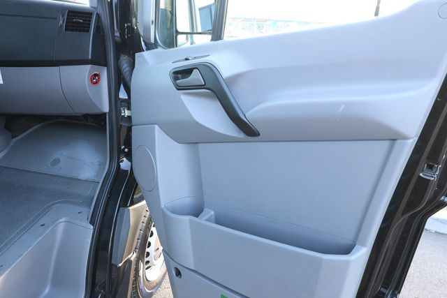 2016 Mercedes-Benz Sprinter Chassis-Cabs Reg Cab 170'' WB with Driver Comfort Package (15-Person Seating) - 22970630 - 25
