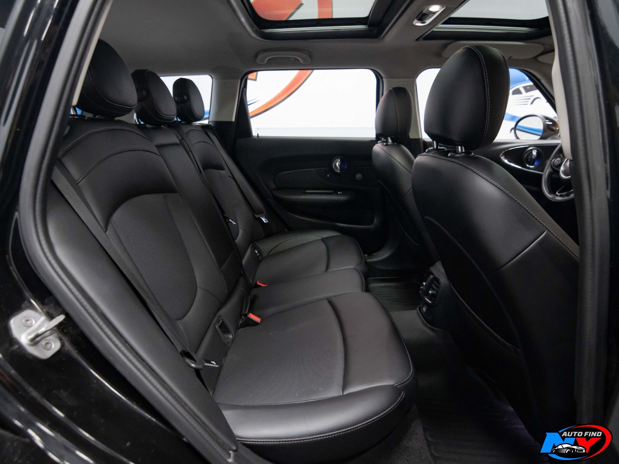 2016 Mini Clubman Base photo 19