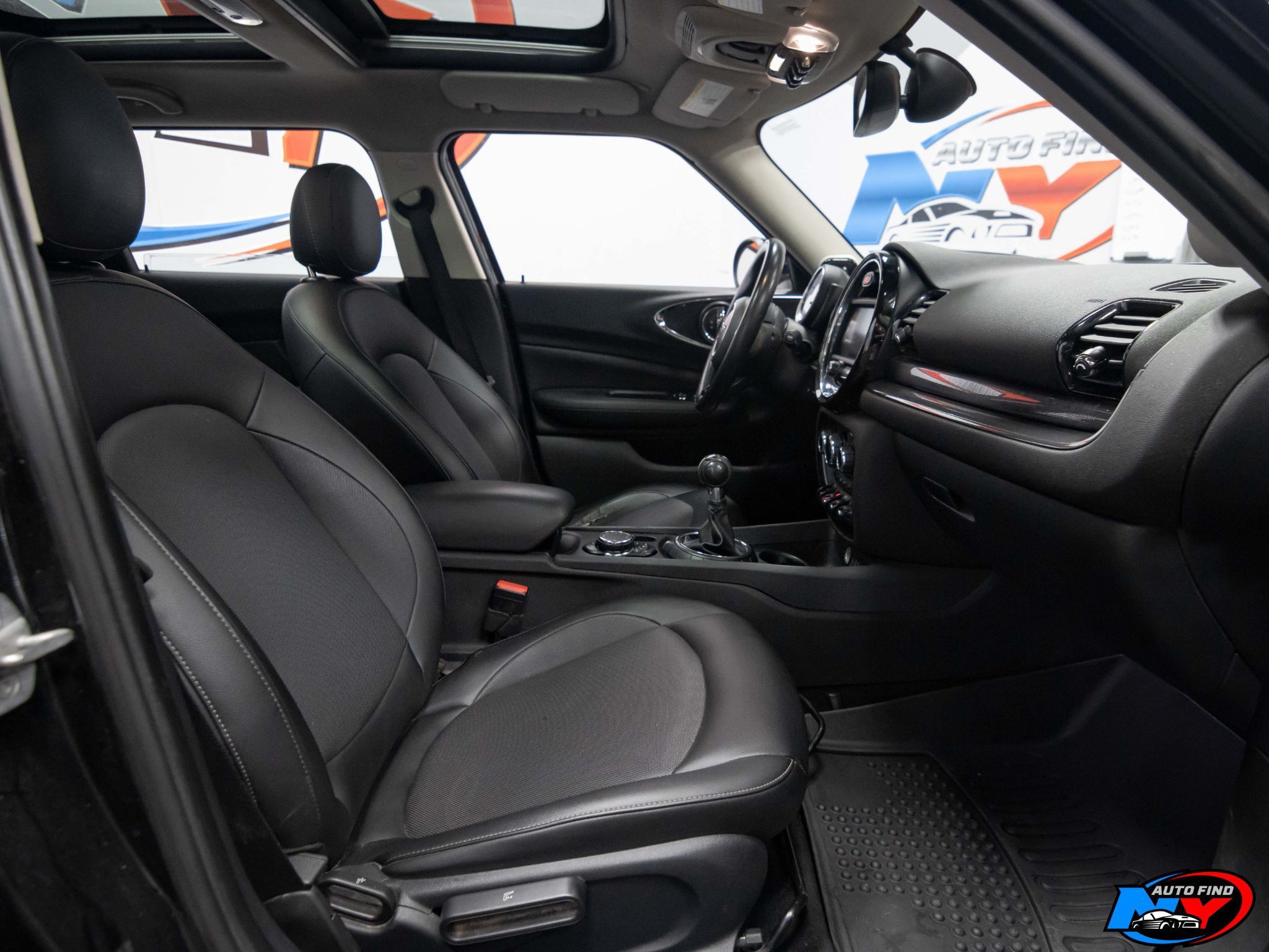 2016 Mini Clubman Base photo 22