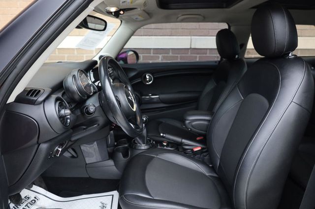 2016 MINI Cooper Hardtop Base - 23086571 - 16