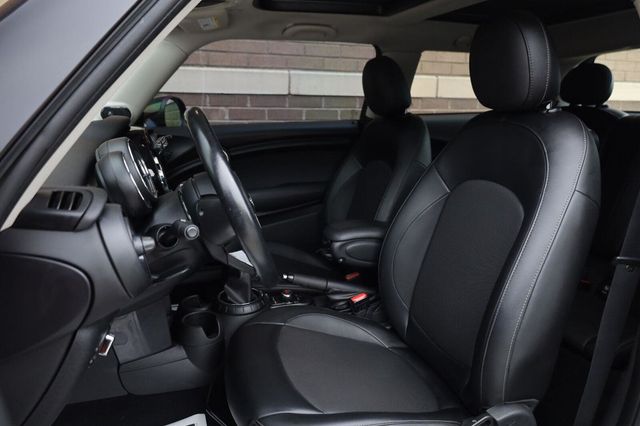 2016 MINI Cooper Hardtop Base - 23086571 - 17