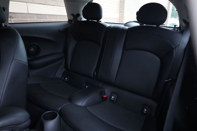 2016 MINI Cooper Hardtop Base - 23086571 - 18