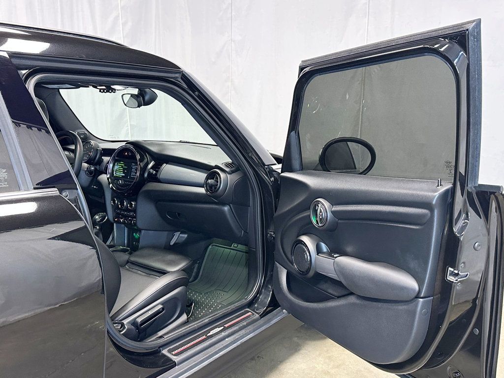 2016 MINI Cooper Hardtop 4 Door  - 23088589 - 16