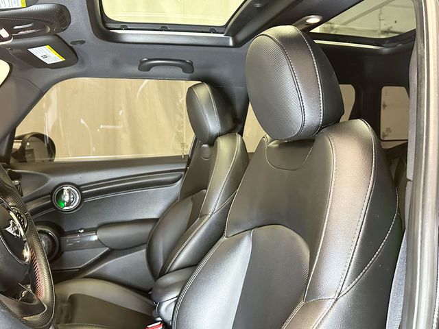 2016 MINI Cooper Hardtop 4 Door  - 23088589 - 19