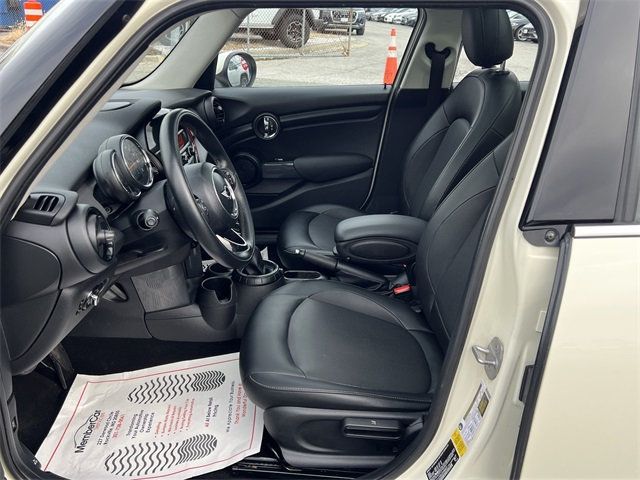 2016 MINI Cooper Hardtop 4 Door   - 22976656 - 10