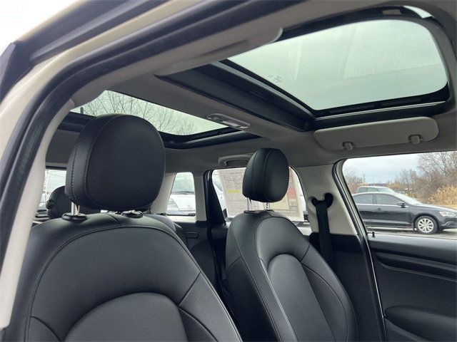 2016 MINI Cooper Hardtop 4 Door   - 22976656 - 18