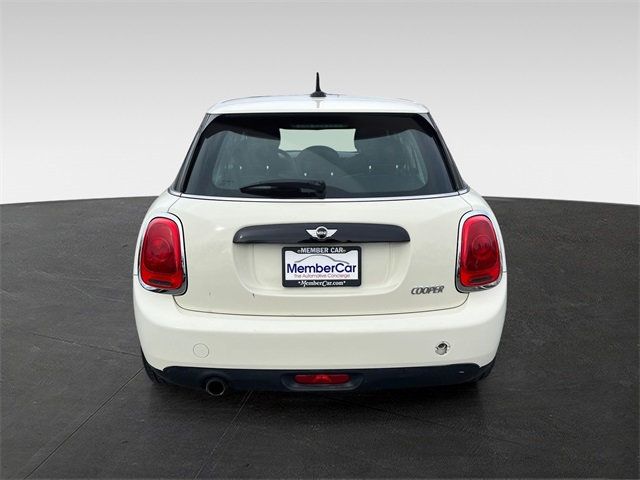 2016 MINI Cooper Hardtop 4 Door   - 22976656 - 3