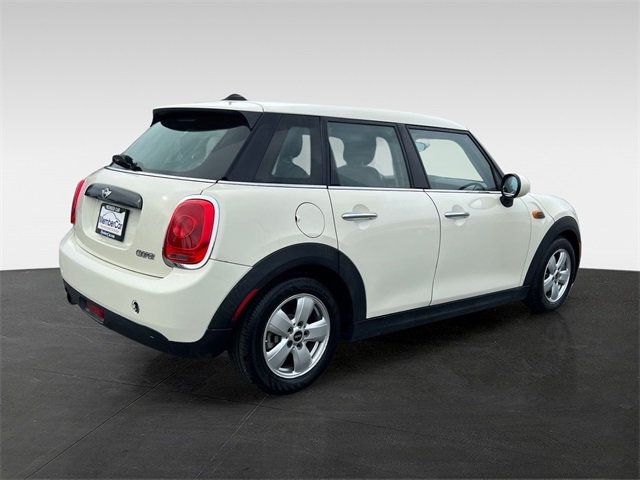 2016 MINI Cooper Hardtop 4 Door   - 22976656 - 4