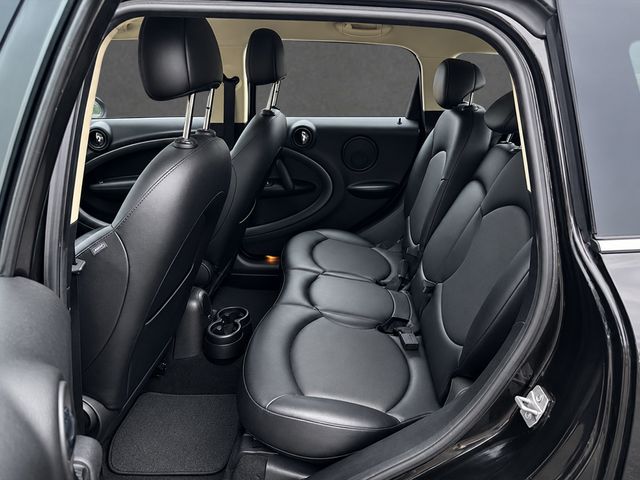 2016 MINI Cooper S Countryman AWD, PAN SUNROOF, HEATED SEATS, MEDIA PKG, FLAT LOAD FLOOR - 23082002 - 4