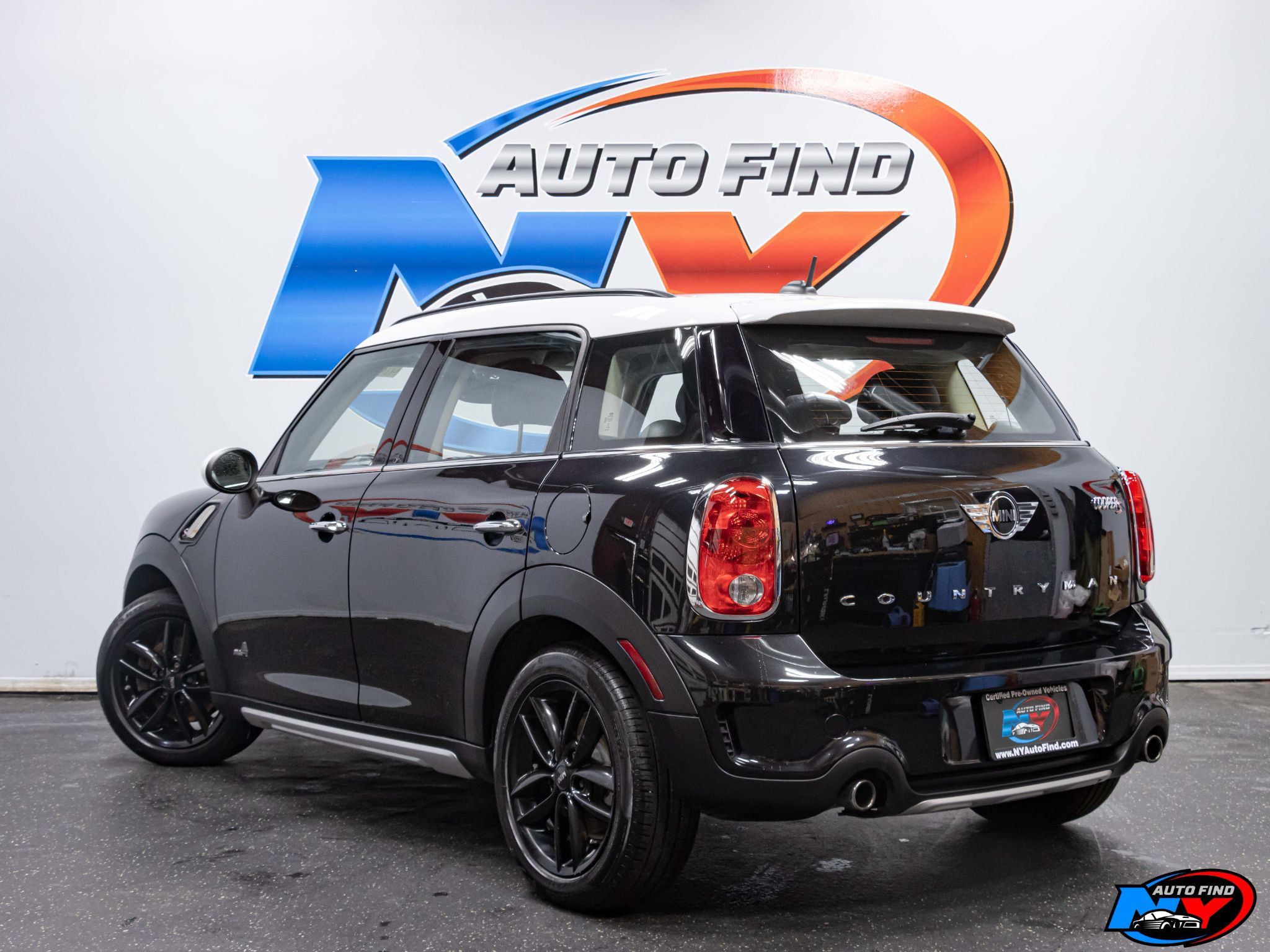 2016 Mini Cooper S ALL4 photo 3