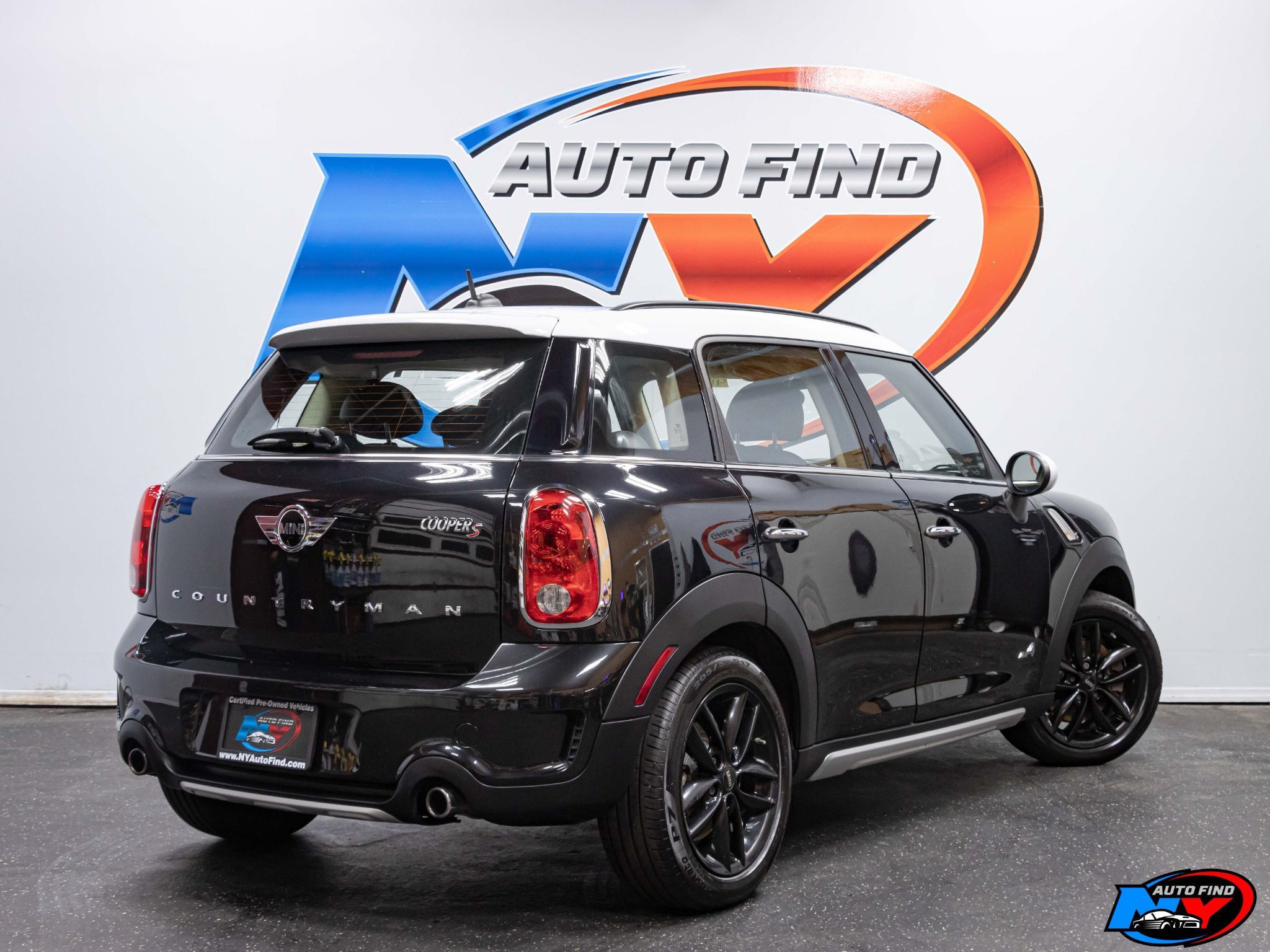 2016 Mini Cooper S ALL4 photo 5
