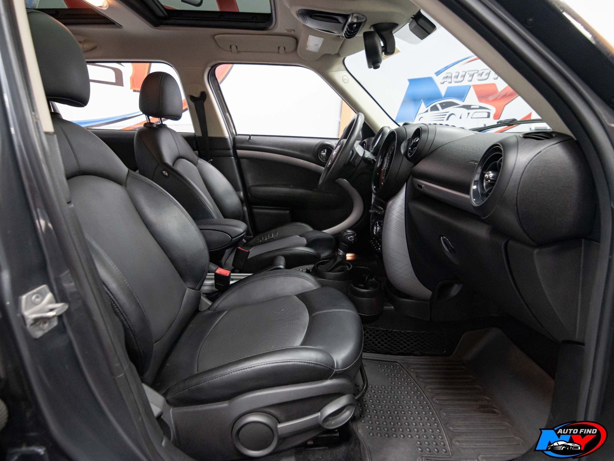 2016 Mini Cooper S ALL4 photo 12