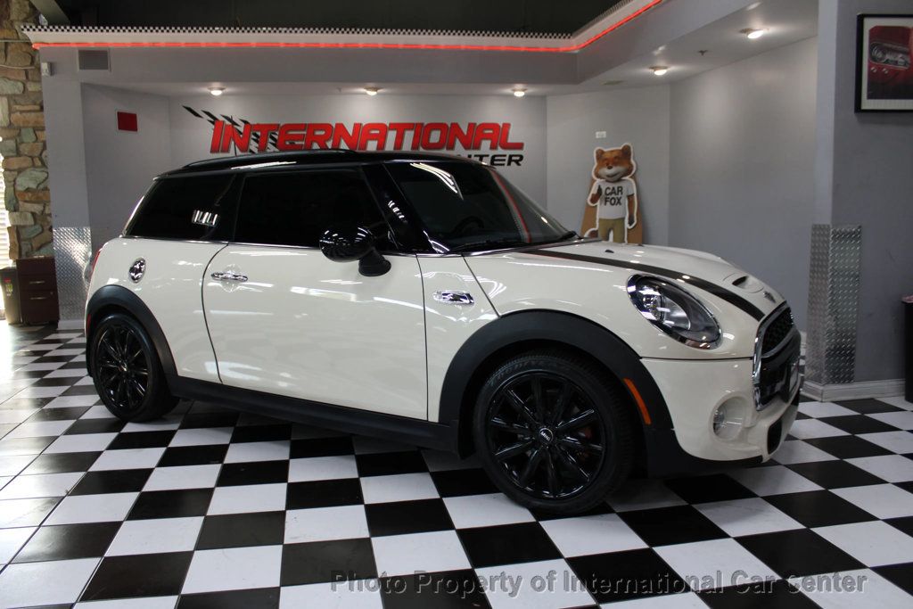 2016 Mini Cooper S Hardtop 2 Door photo 2