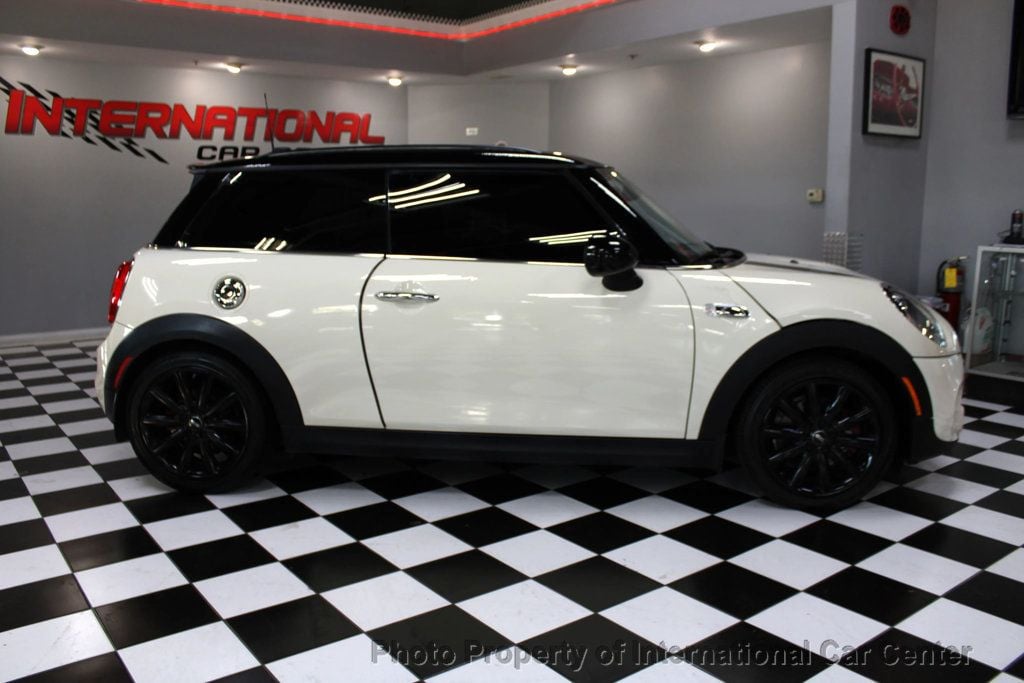2016 Mini Cooper S Hardtop 2 Door photo 3