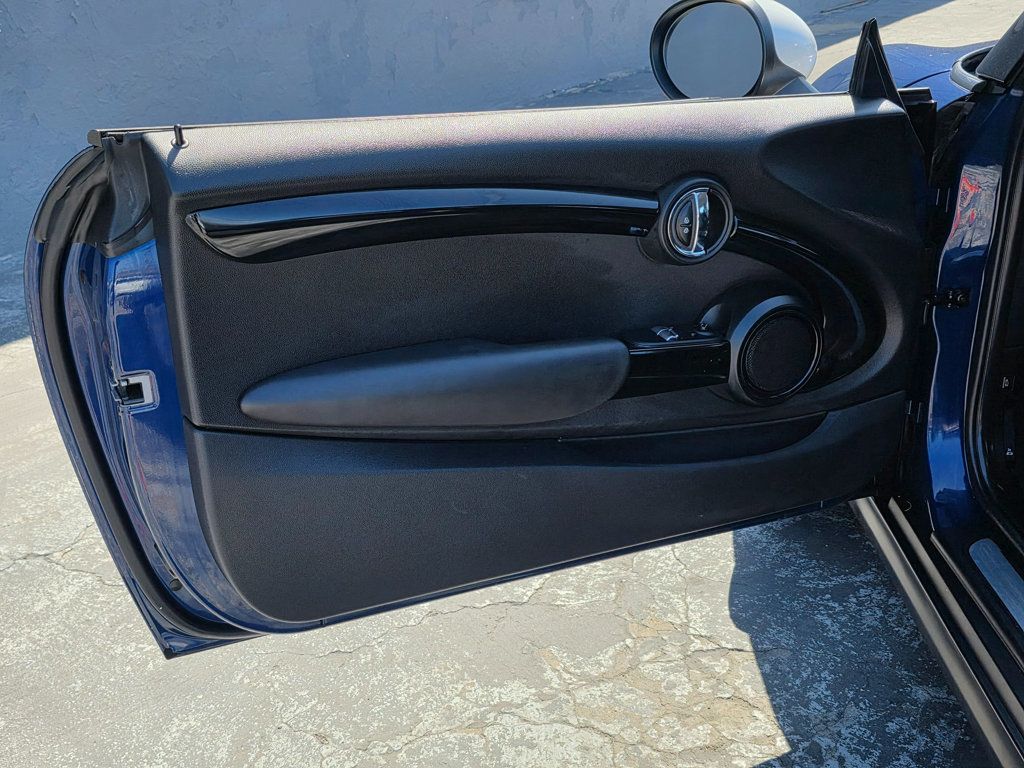 2016 MINI Cooper S Hardtop 2 Door - 22919703 - 26