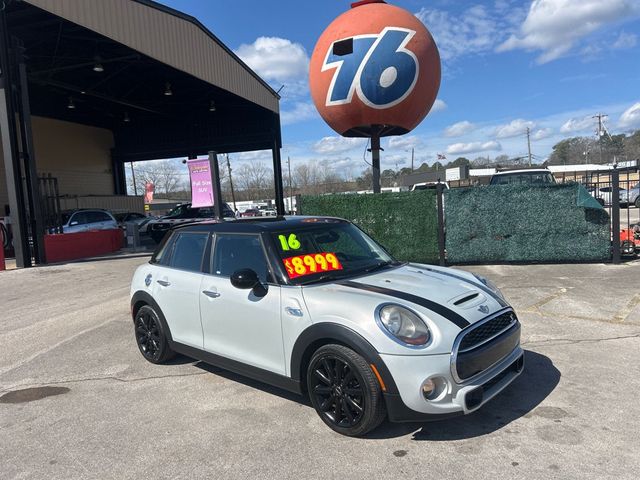 2016 MINI Cooper S Hardtop 4 Door   - 22993811 - 0