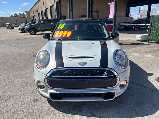 2016 MINI Cooper S Hardtop 4 Door   - 22993811 - 1