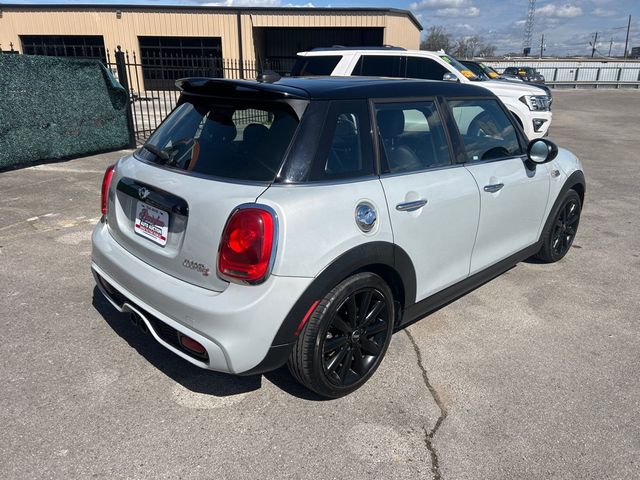 2016 MINI Cooper S Hardtop 4 Door   - 22993811 - 3