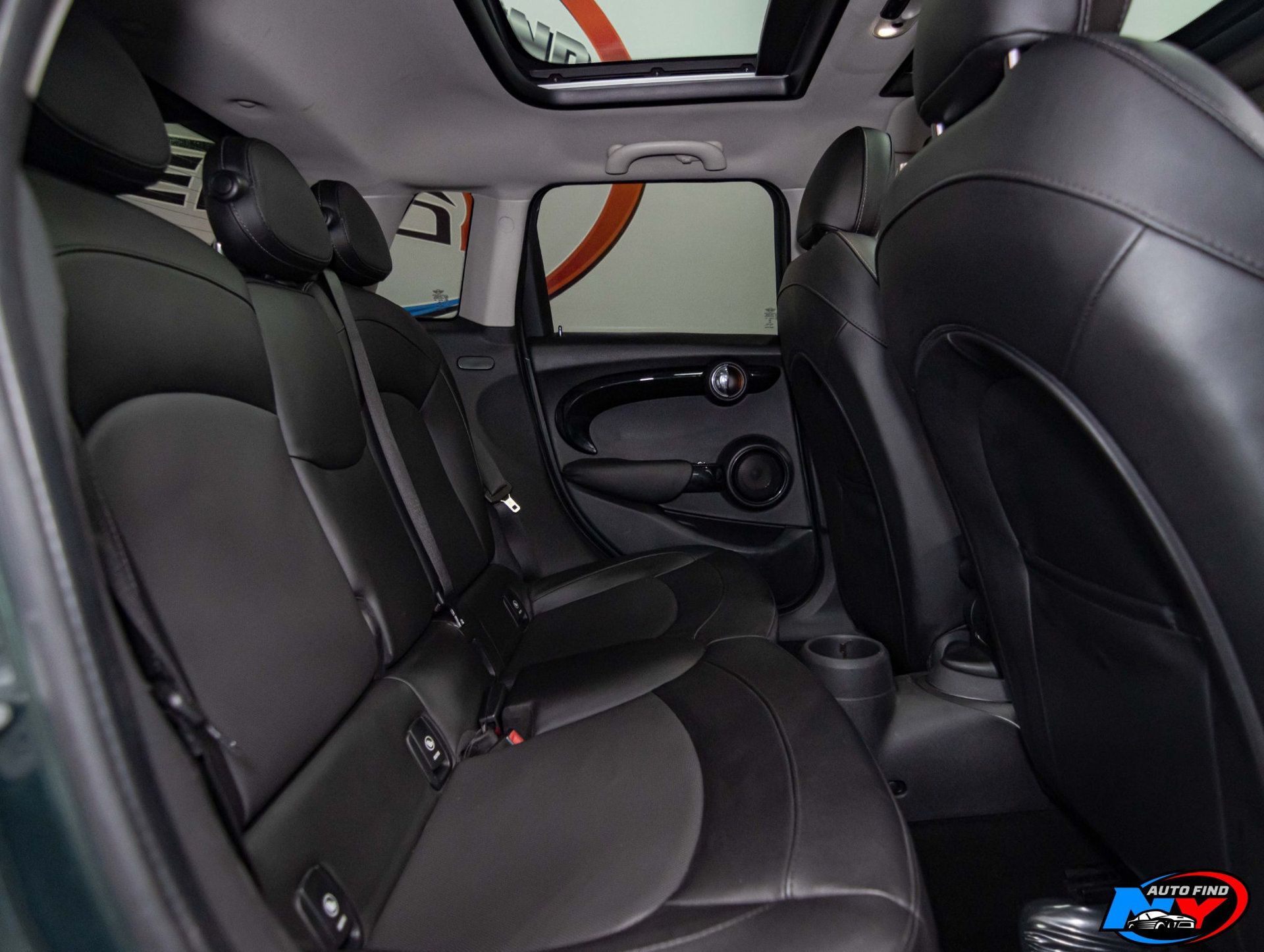 2016 Mini Cooper S Hardtop 4 Door photo 12