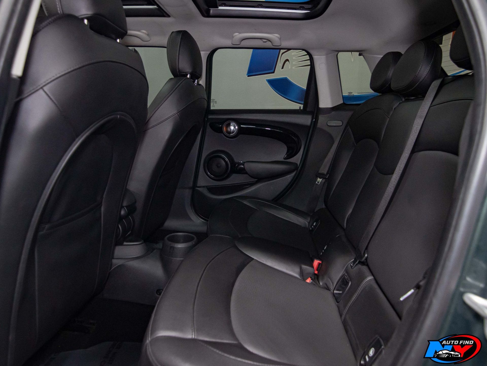 2016 Mini Cooper S Hardtop 4 Door photo 17