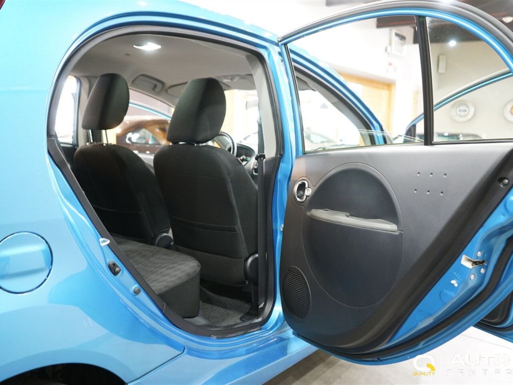 2016 Mitsubishi i-MiEV ES