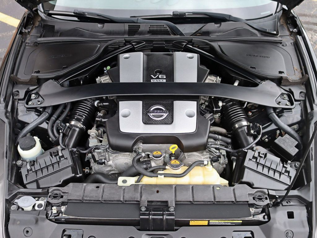 2016 Nissan 370Z Touring photo 27