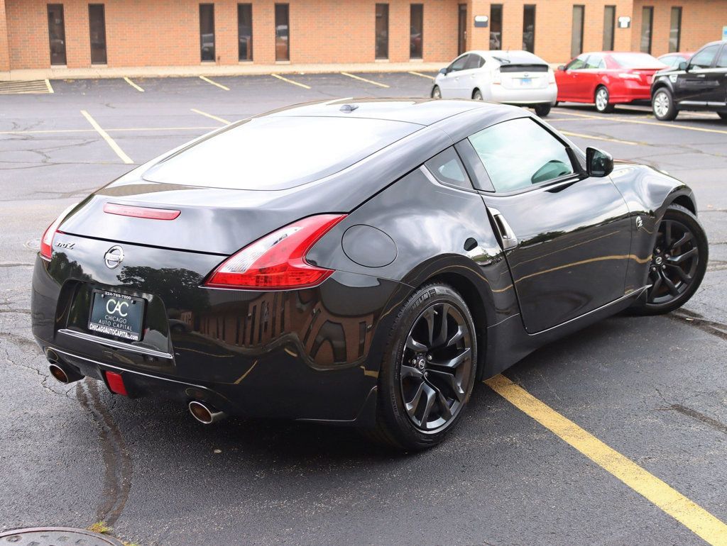 2016 Nissan 370Z Touring photo 3