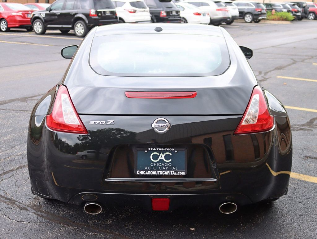 2016 Nissan 370Z Touring photo 6
