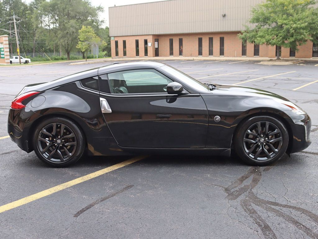 2016 Nissan 370Z Touring photo 8