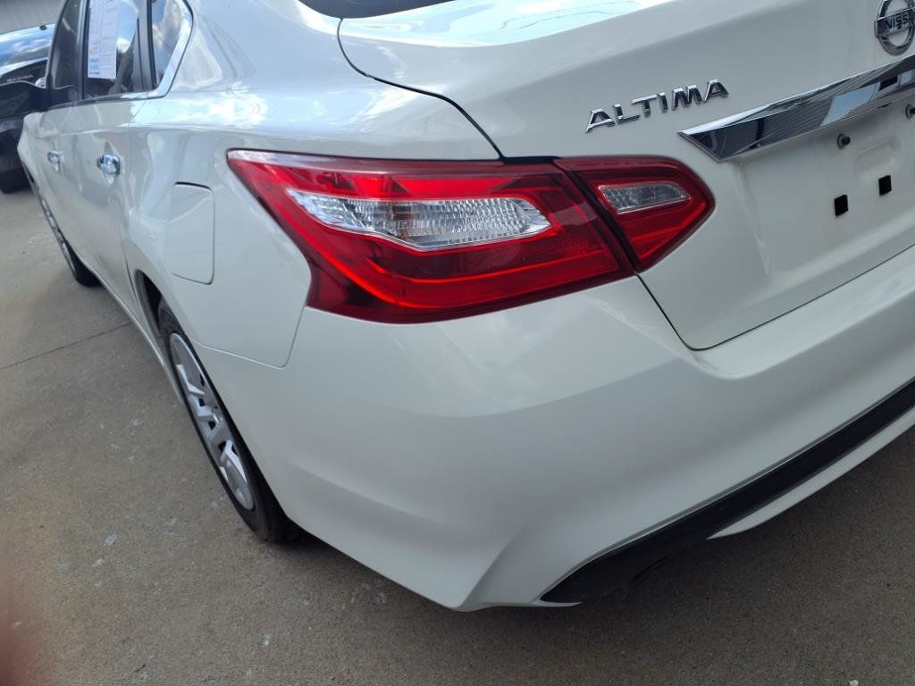 2016 Nissan Altima 2.5 - 22905090 - 17