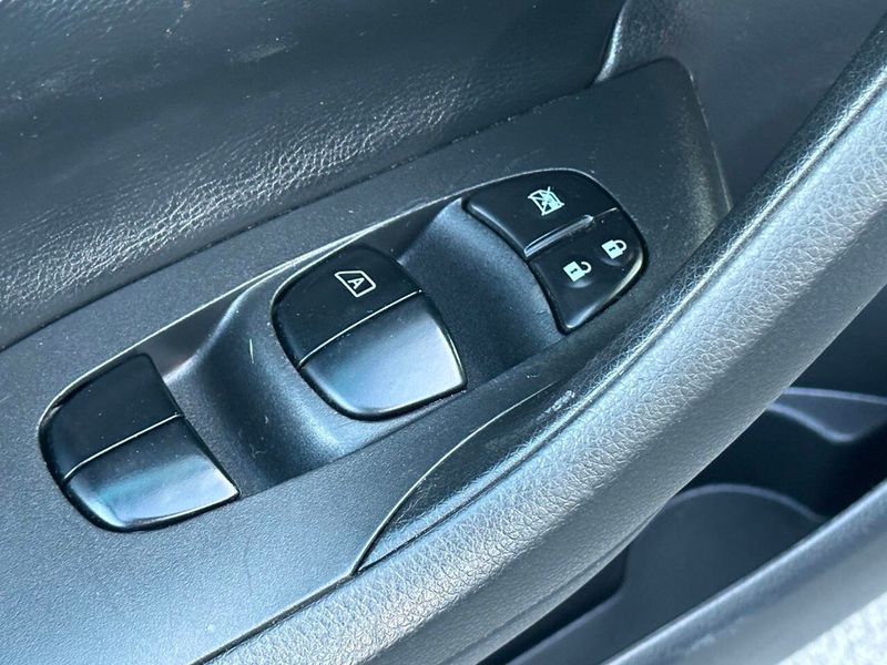 2016 Nissan Altima 2.5 4dr Sedan - 22909634 - 12