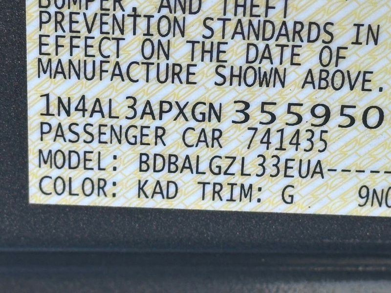 2016 Nissan Altima 2.5 4dr Sedan - 22909634 - 17
