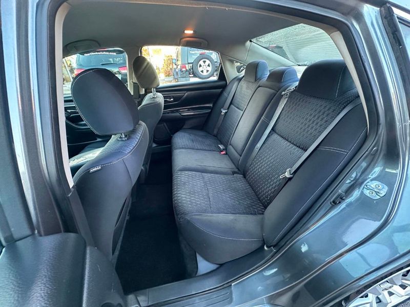 2016 Nissan Altima 2.5 4dr Sedan - 22909634 - 18