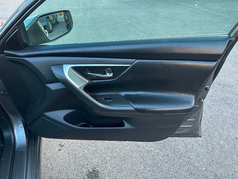 2016 Nissan Altima 2.5 4dr Sedan - 22909634 - 22