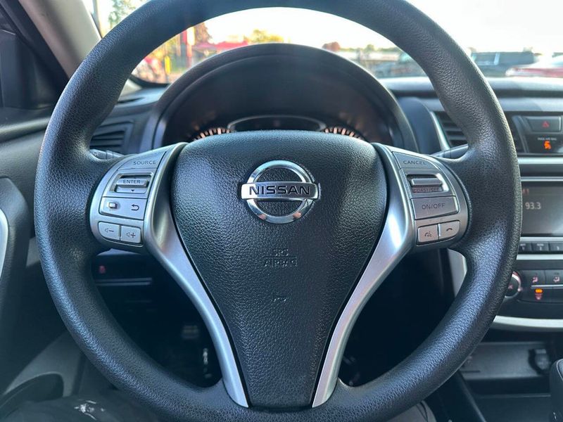 2016 Nissan Altima 2.5 4dr Sedan - 22909634 - 27