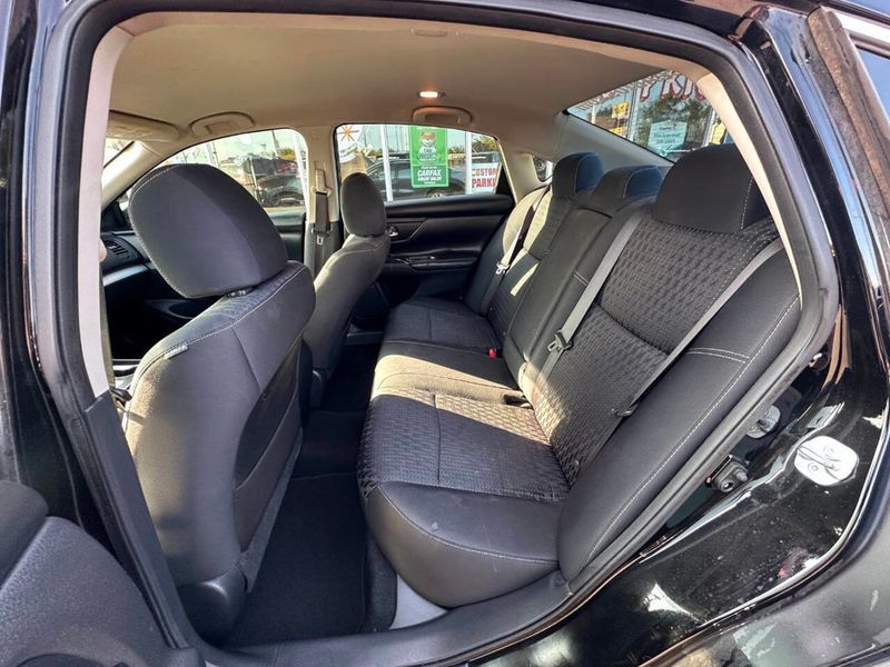 2016 Nissan Altima 2.5 4dr Sedan - 22913918 - 18