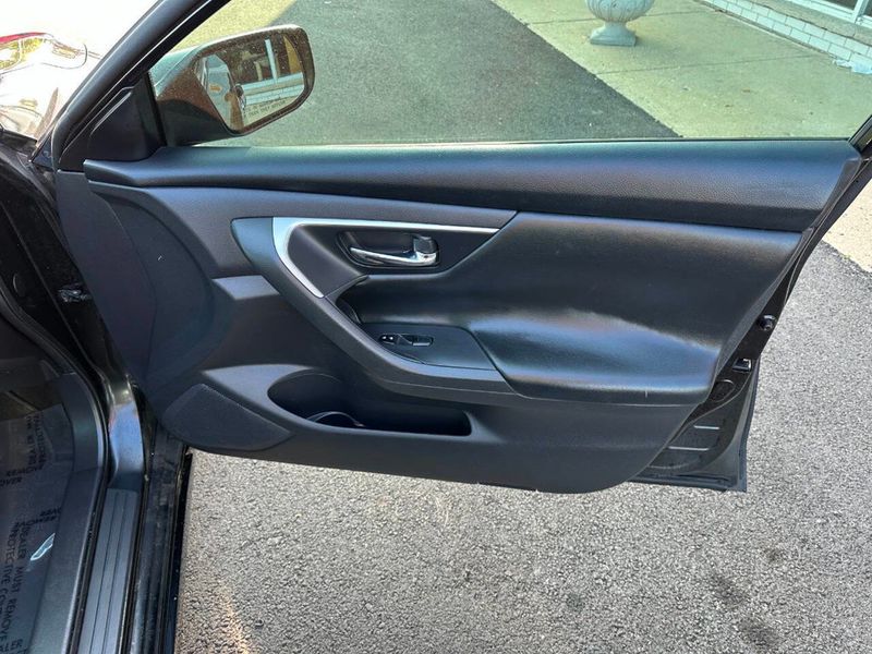2016 Nissan Altima 2.5 4dr Sedan - 22913918 - 21