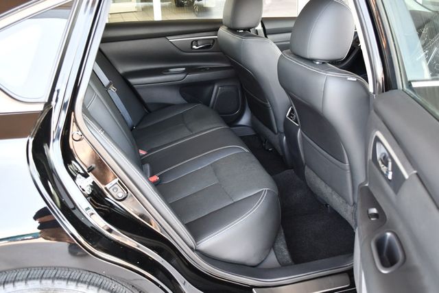 2016 Nissan Altima 4 Door Sedan I4 2.5 SL W/Moonroof Package &11K Miles - 23030634 - 16