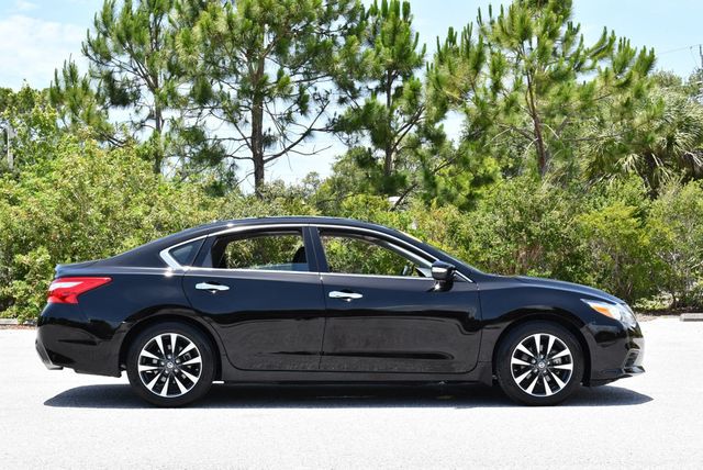 2016 Nissan Altima 4 Door Sedan I4 2.5 SL W/Moonroof Package &11K Miles - 23030634 - 30