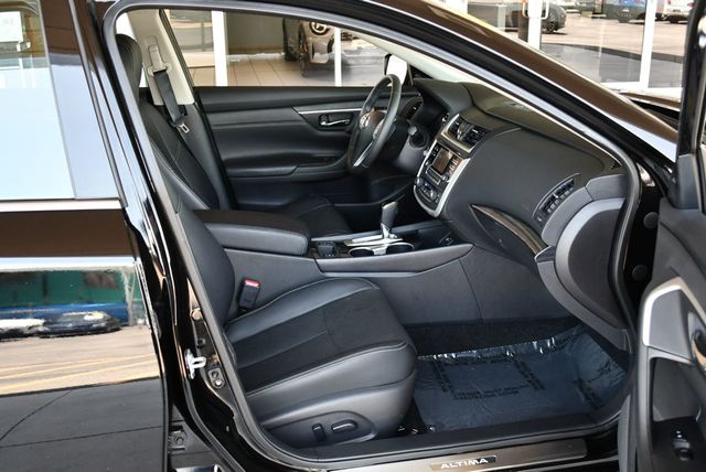 2016 Nissan Altima 4 Door Sedan I4 2.5 SL W/Moonroof Package &11K Miles - 23030634 - 38