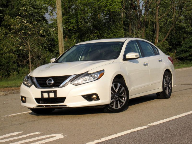 2016 Nissan Altima 2.5 SL photo 3