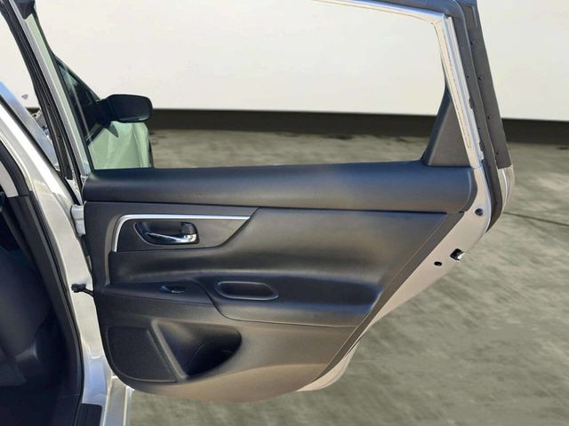 2016 Nissan Altima 4dr Sedan I4 2.5 SV - 22971677 - 17