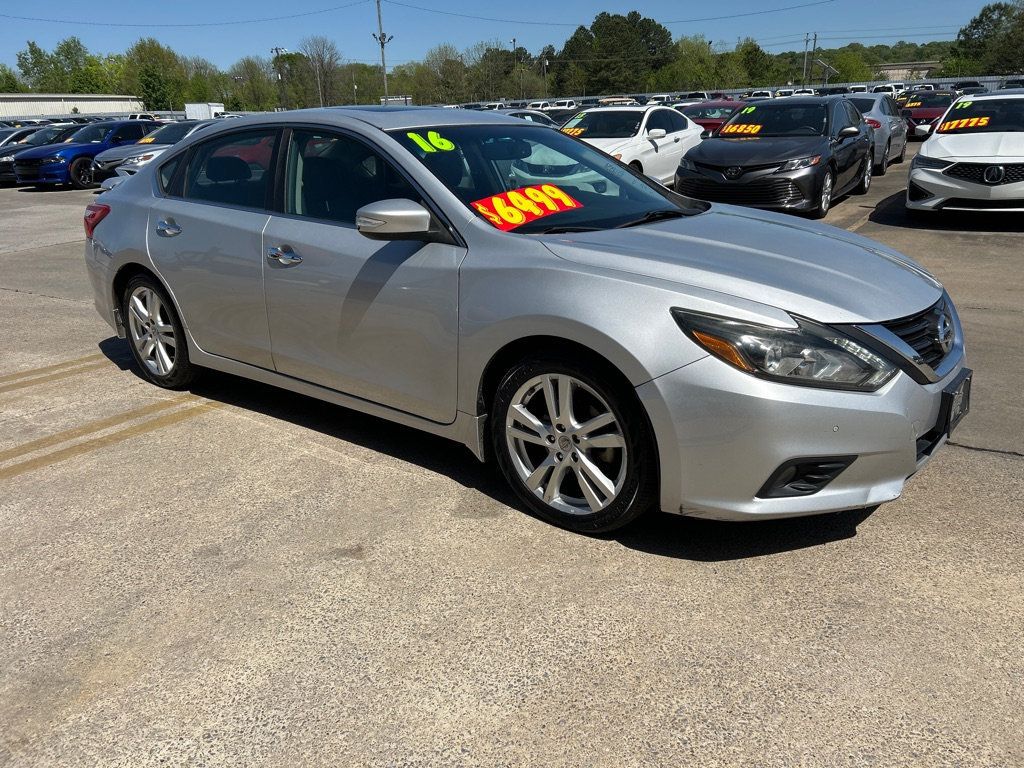 2016 Nissan Altima 3.5 SR photo 3