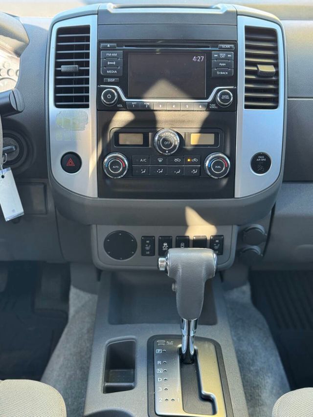 2016 Nissan Frontier 2WD Crew Cab SWB Automatic SV - 22960669 - 13