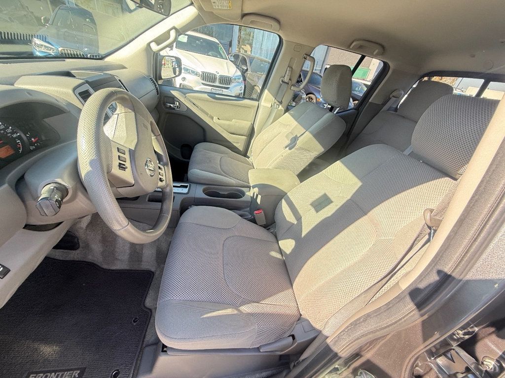 2016 Nissan Frontier 2WD Crew Cab SWB Automatic SV - 22940005 - 12