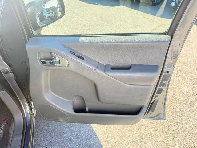 2016 Nissan Frontier 2WD Crew Cab SWB Automatic SV - 22940005 - 15