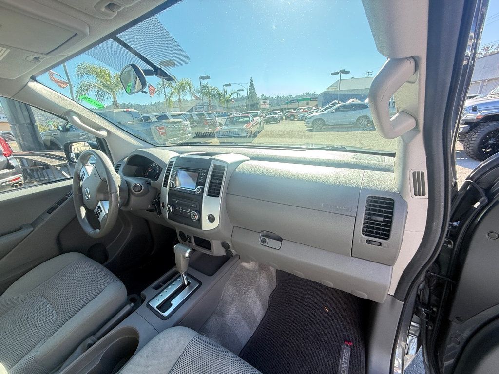 2016 Nissan Frontier 2WD Crew Cab SWB Automatic SV - 22940005 - 16